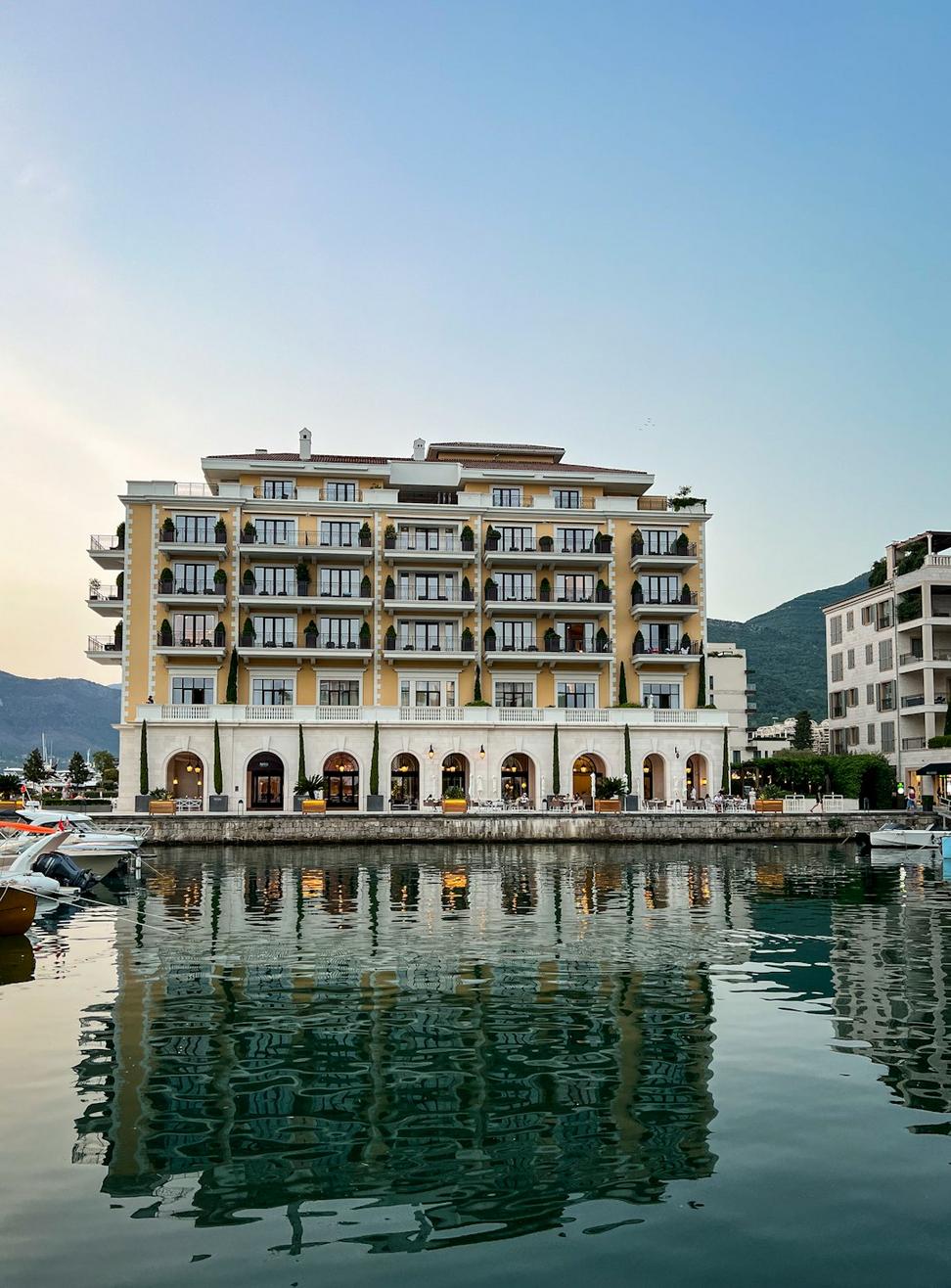 Premium Waterfront Suite